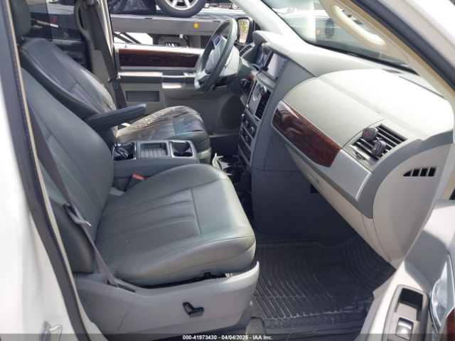 2010 CHRYSLER TOWN & COUNTRY 2A4RR5DX5AR162774 Photo 4