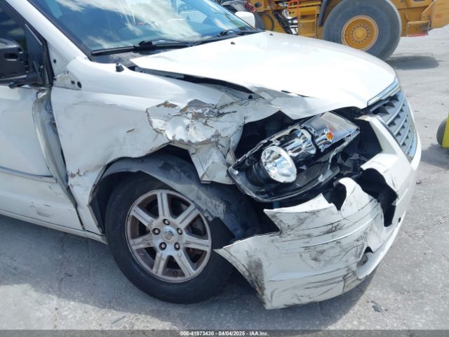 2010 CHRYSLER TOWN & COUNTRY 2A4RR5DX5AR162774 Photo 5