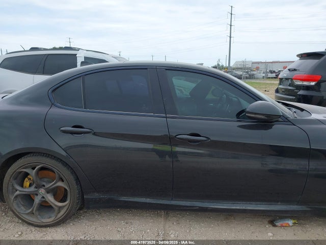 ZARFAECNXH7556854 Alfa Romeo Giulia Ti Rwd