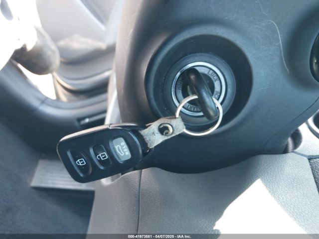 KMHDH4AE5FU321296 Hyundai ELANTRA SE