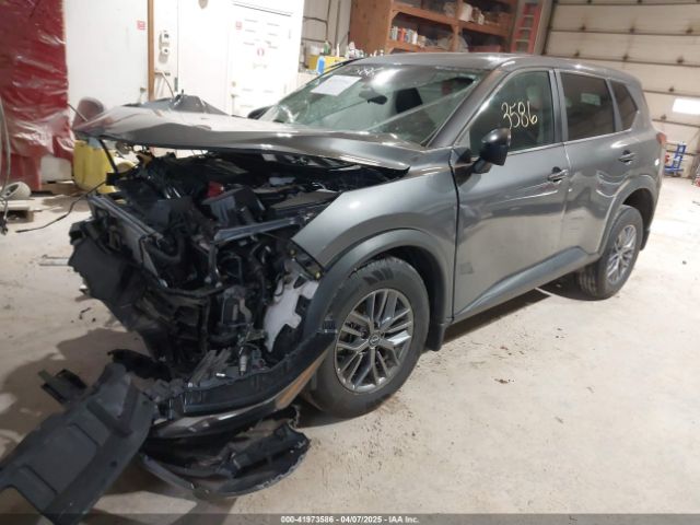 5N1BT3AB8NC724554 Nissan Rogue S Intelligent Awd