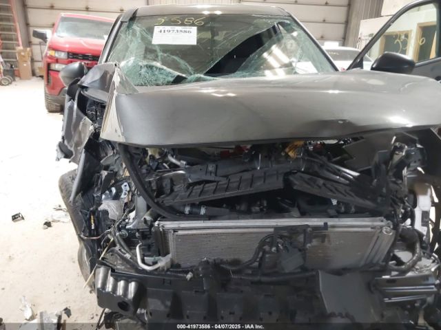 5N1BT3AB8NC724554 Nissan Rogue S Intelligent Awd