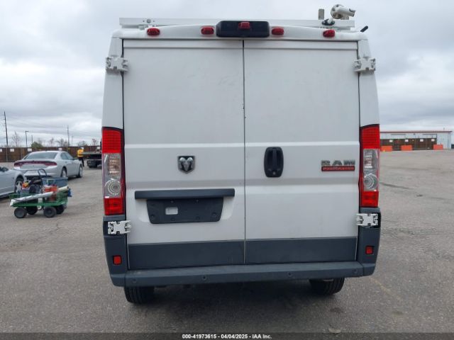 3C6TRVAGXJE113725 RAM Promaster 1500 Low Roof 136 Wb