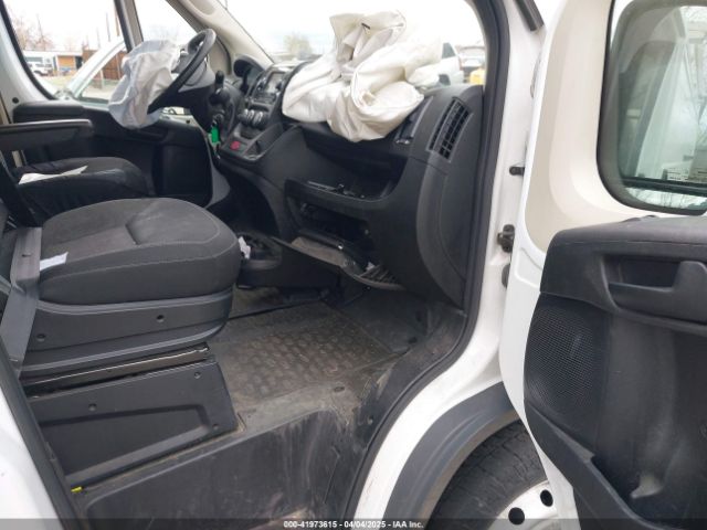 3C6TRVAGXJE113725 RAM Promaster 1500 Low Roof 136 Wb