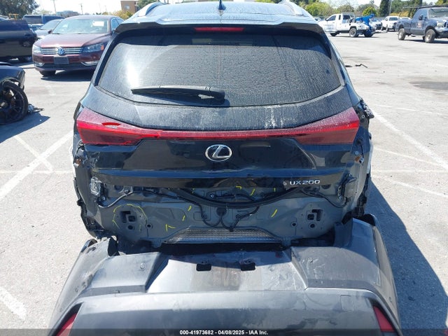 JTHX3JBH8N2047074 Lexus UX 200