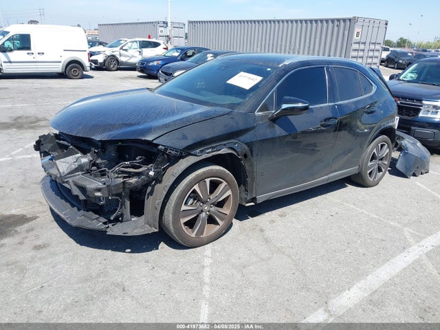 JTHX3JBH8N2047074 Lexus UX 200