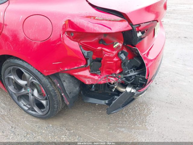 ZARFAECN9H7532027 Alfa Romeo Giulia Ti Rwd