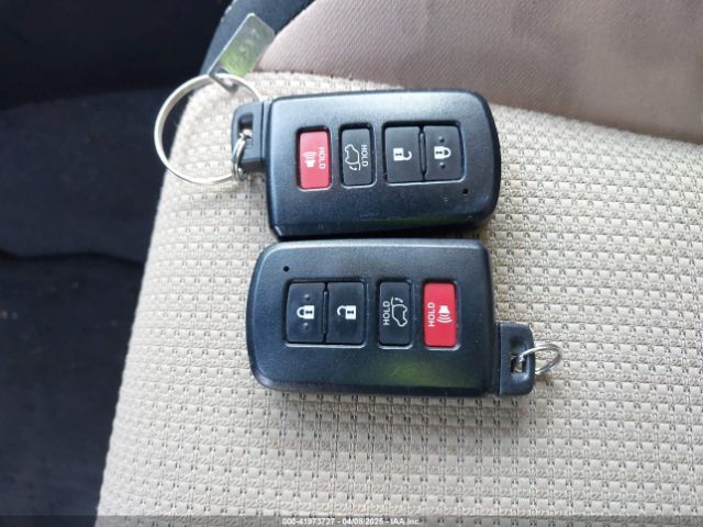 JTMRFREV7HJ125730 Toyota Rav4 Xle