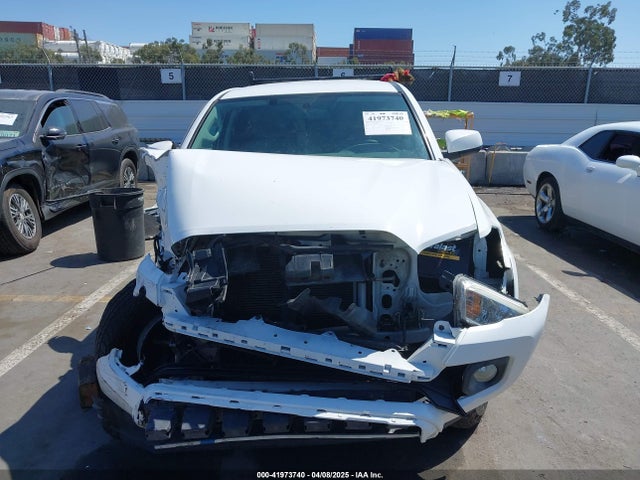5TFAX5GN8GX053836 Toyota Tacoma Sr5