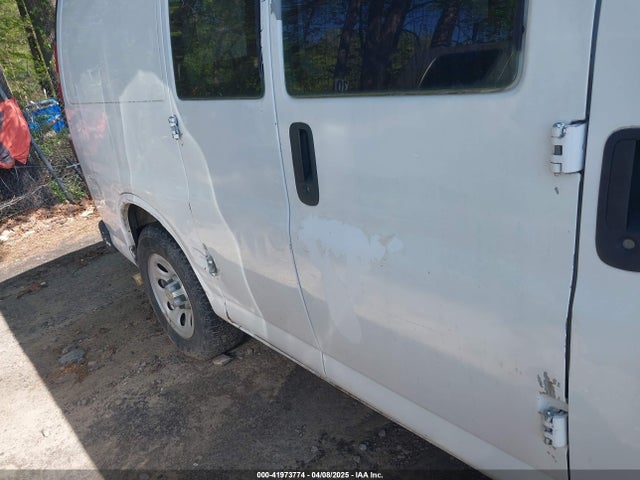 Chevrolet Express 1500 Work Van 2014 1GCSGAFX2E1138459 Image 19
