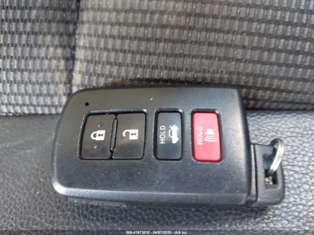 2T1BURHEXHC849832 Toyota COROLLA SE