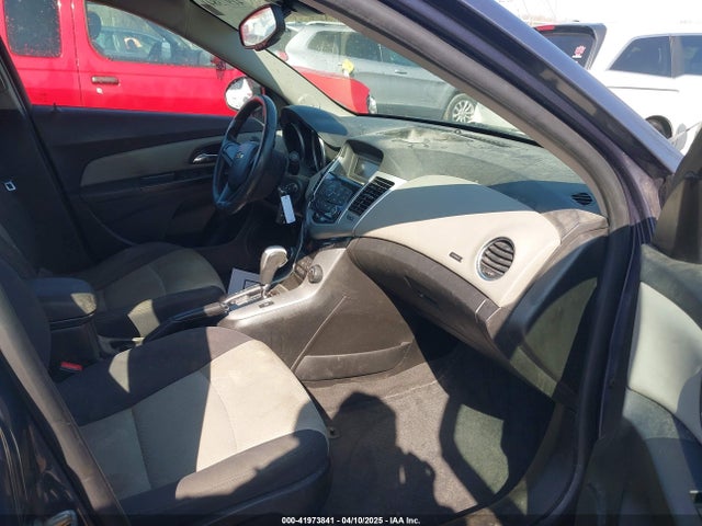 1G1PA5SH2E7174980 Chevrolet Cruze Ls Auto