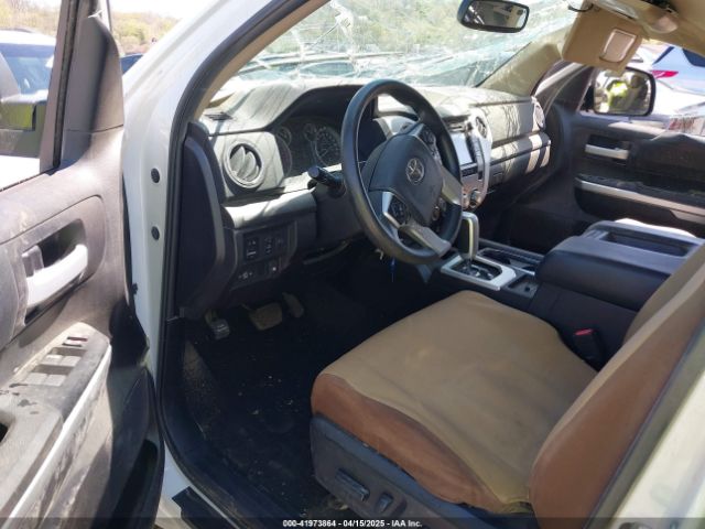 5TFDW5F1XEX390763 Toyota Tundra Sr5 5.7l V8