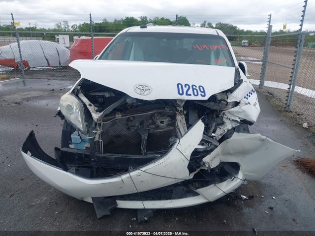 5TDKZ3DCXHS896658 Toyota Sienna Le 8 Passenger