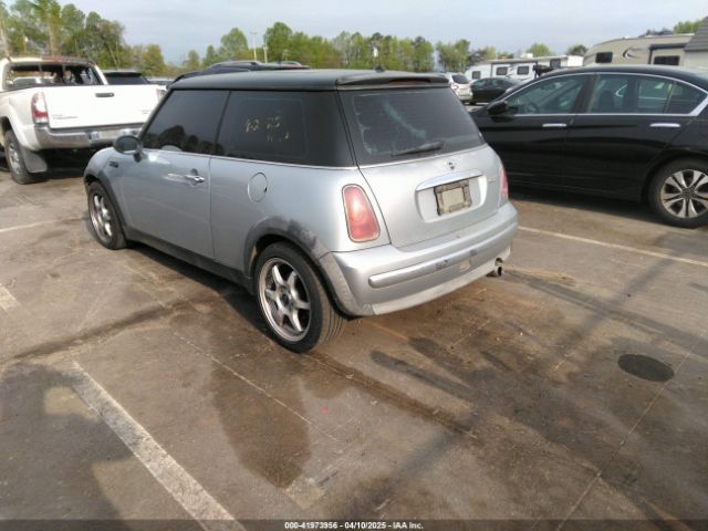 2002 MINI COOPER WMWRC33432TE10226 Photo 2