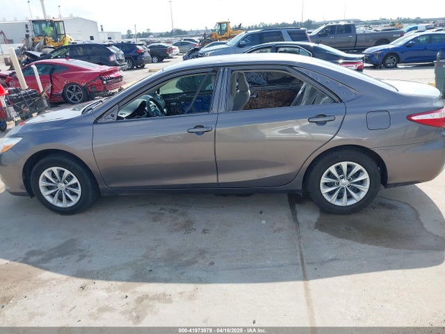 4T1BF1FKXHU348832 Toyota CAMRY LE