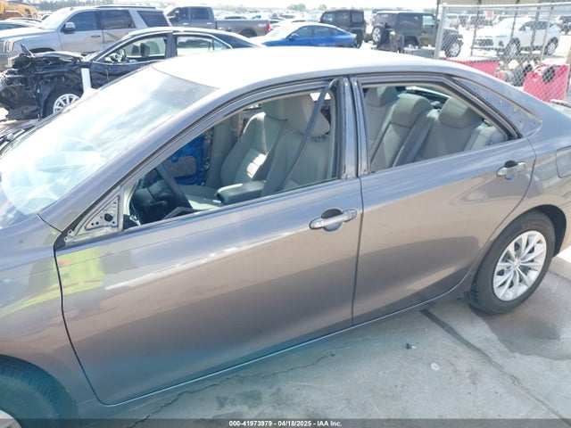 4T1BF1FKXHU348832 Toyota CAMRY LE