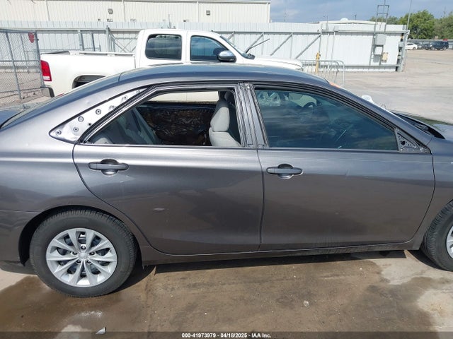 4T1BF1FKXHU348832 Toyota CAMRY LE