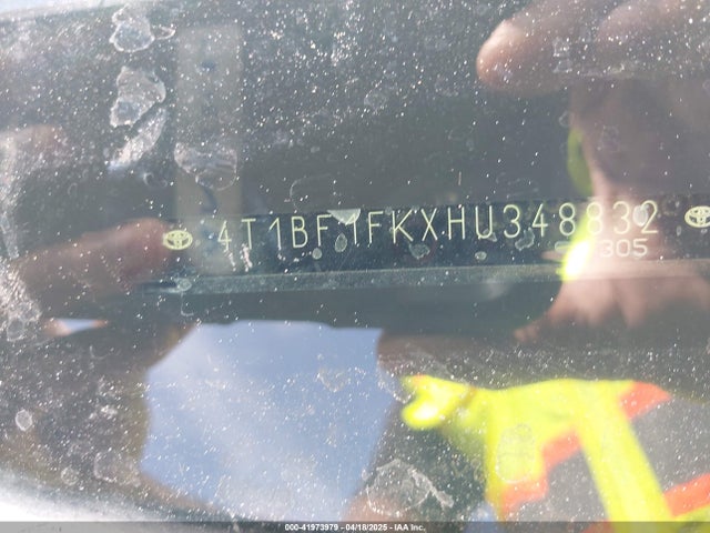 4T1BF1FKXHU348832 Toyota CAMRY LE