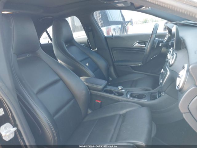WDDSJ4EB9HN454890 Mercedes-Benz CLA 250