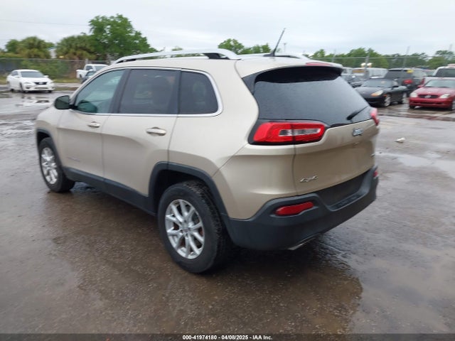1C4PJMCSXFW521667 Jeep Cherokee Latitude