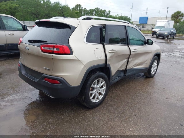 1C4PJMCSXFW521667 Jeep Cherokee Latitude