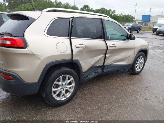 1C4PJMCSXFW521667 Jeep Cherokee Latitude