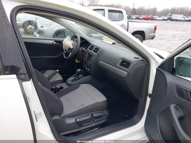 3VW2B7AJ8HM344328 Volkswagen Jetta 1.4t S