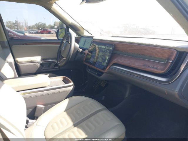 2022 RIVIAN R1T 7FCTGAAA2NN006053 Photo 4