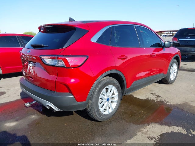 1FMCU0G68NUB42443 Ford ESCAPE SE