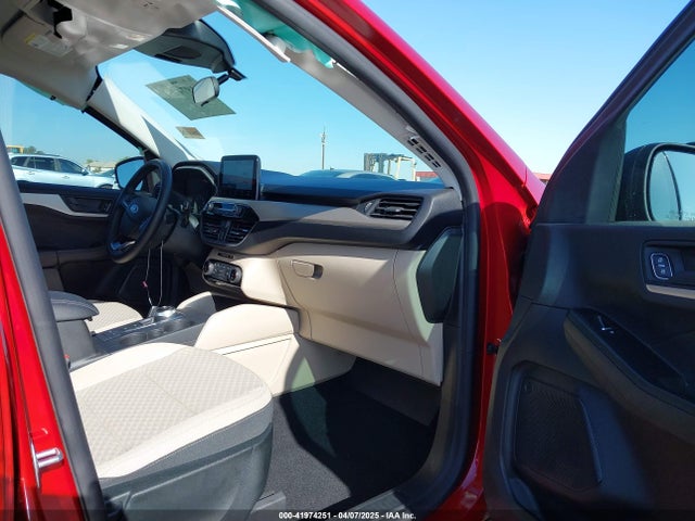 1FMCU0G68NUB42443 Ford ESCAPE SE