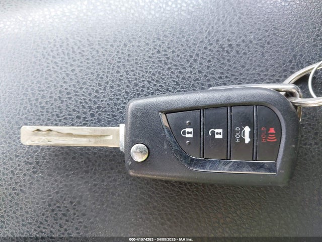 4T1B11HKXJU102980 Toyota CAMRY LE