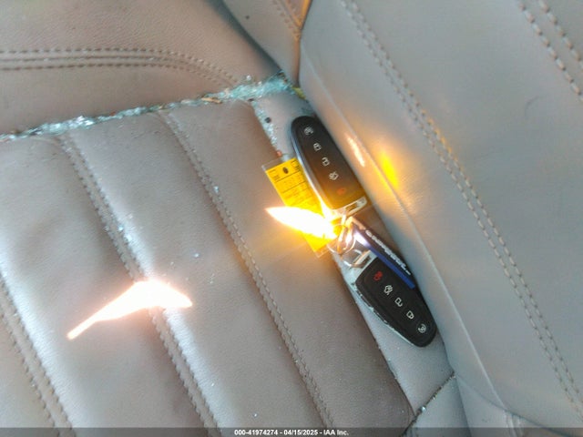 1FMCU0JD8HUE52149 Ford Escape Titanium