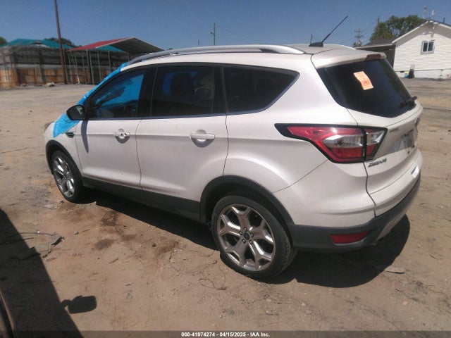 1FMCU0JD8HUE52149 Ford Escape Titanium