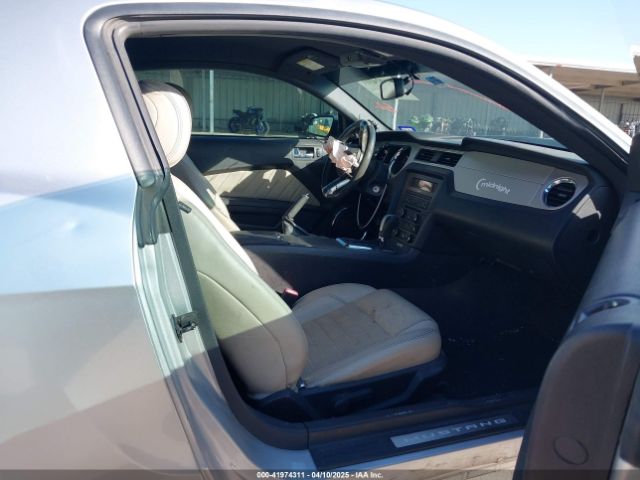 1ZVBP8AM9E5295109 Ford Mustang V6 Premium