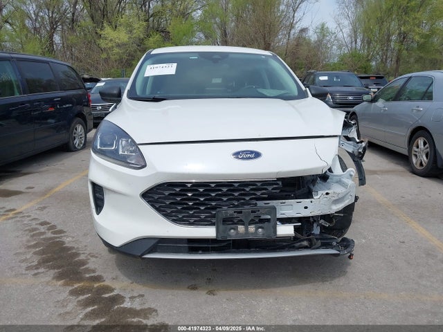 1FMCU9G65NUA61002 Ford ESCAPE SE