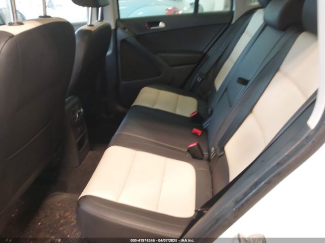 WVGSV7AXXHK026549 Volkswagen Tiguan 2.0t Wolfsburg Edition