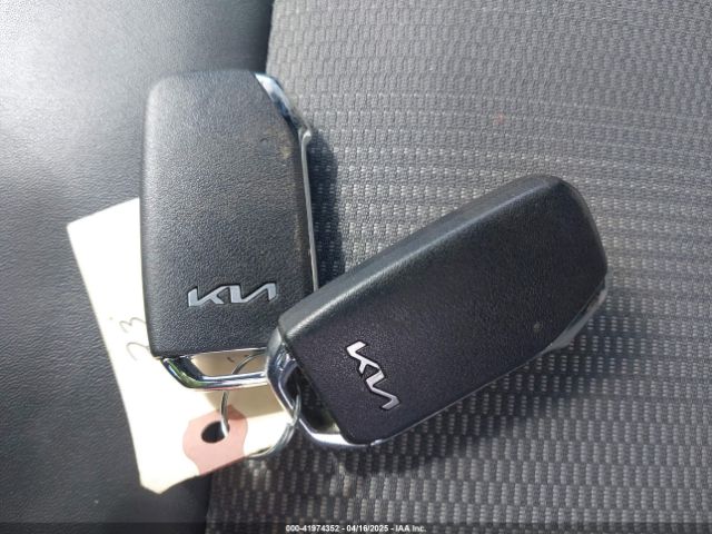 KNDCR3LE3P5044602 KIA Niro Ex Touring