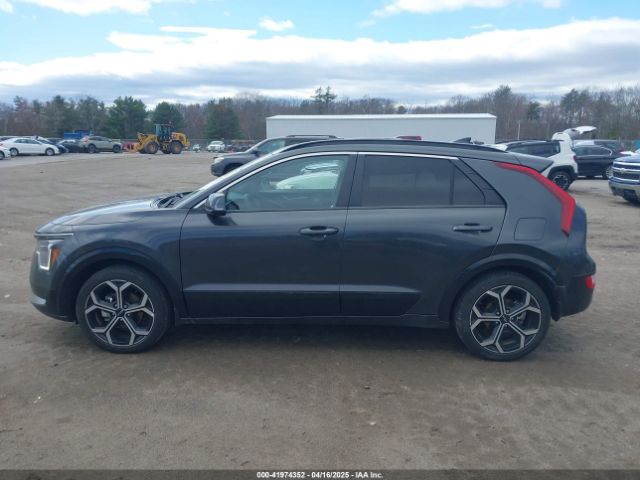 KNDCR3LE3P5044602 KIA Niro Ex Touring