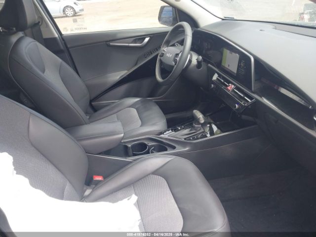 KNDCR3LE3P5044602 KIA Niro Ex Touring