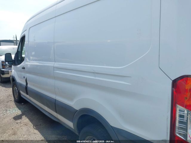 1FTNR2CG1FKA24658 Ford Transit-250