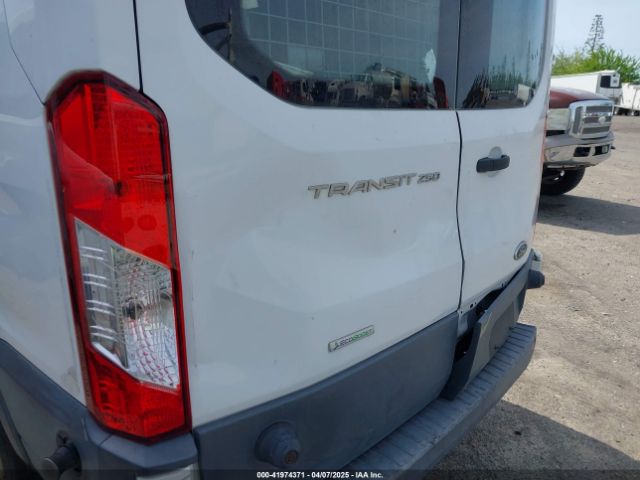 1FTNR2CG1FKA24658 Ford Transit-250