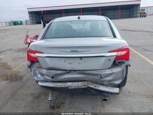 1C3CCBCG6EN136043 Chrysler 200 Limited