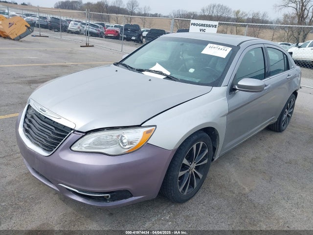1C3CCBCG6EN136043 Chrysler 200 Limited