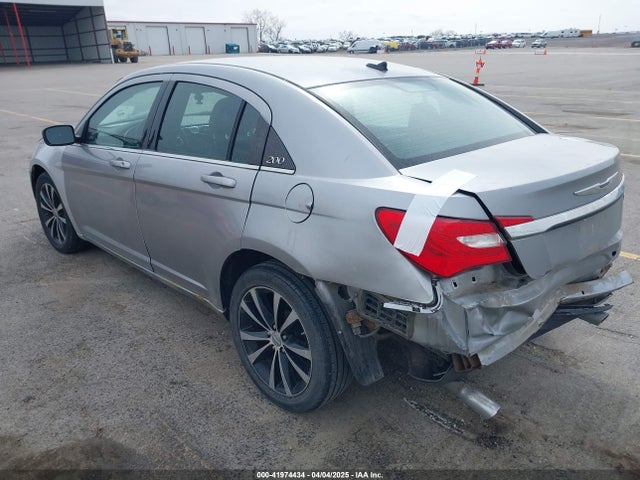 1C3CCBCG6EN136043 Chrysler 200 Limited