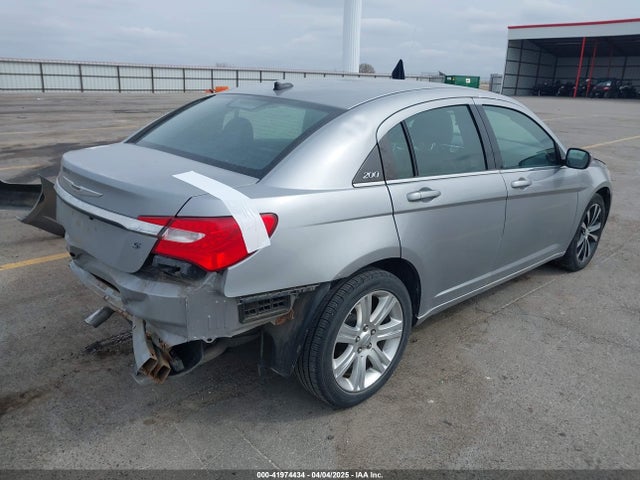 1C3CCBCG6EN136043 Chrysler 200 Limited