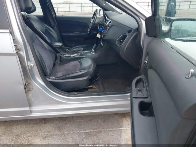 1C3CCBCG6EN136043 Chrysler 200 Limited