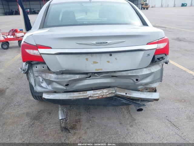 1C3CCBCG6EN136043 Chrysler 200 Limited