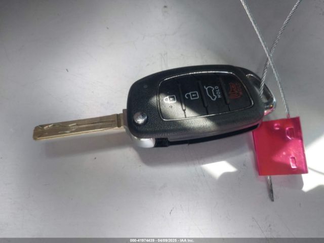 KM8J23A40LU202931 Hyundai TUCSON SE