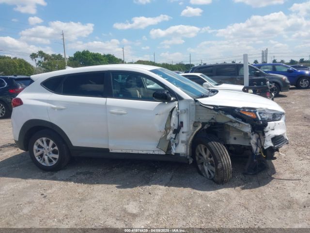 KM8J23A40LU202931 Hyundai TUCSON SE